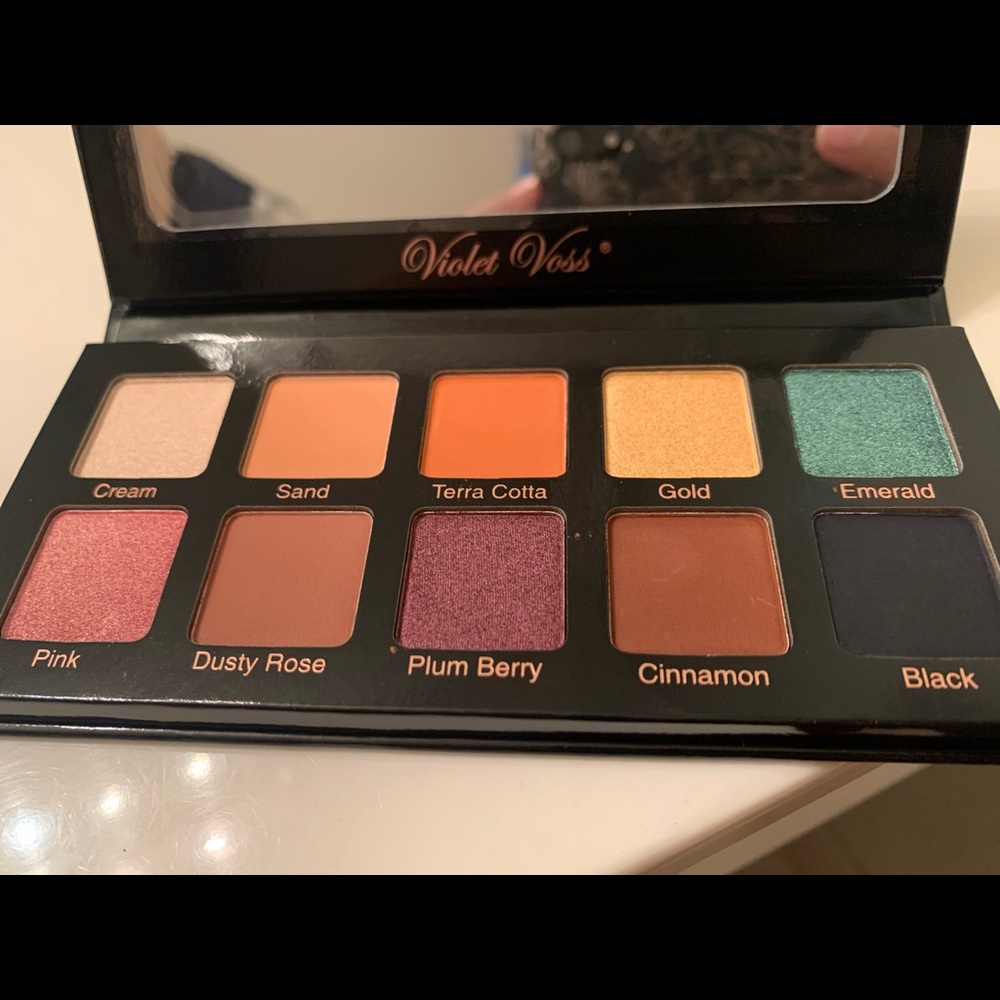 Violet voss essential eyeshadow palett